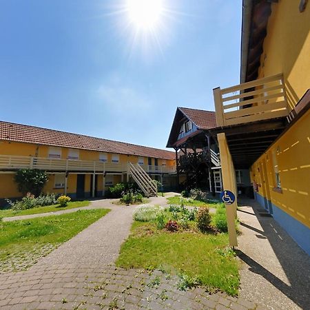 Le Relais De Wasselonneアパートホテル エクステリア 写真